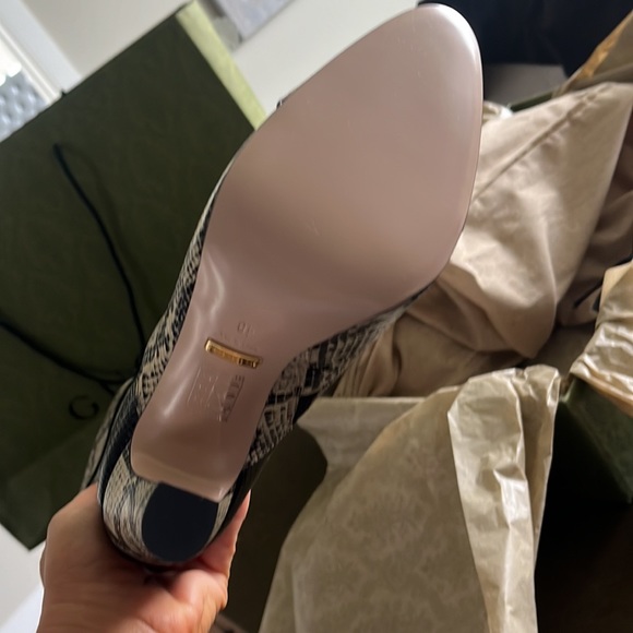 ***BRAND NEW GUCCI Python Leather Heeled Boots - Picture 6 of 13